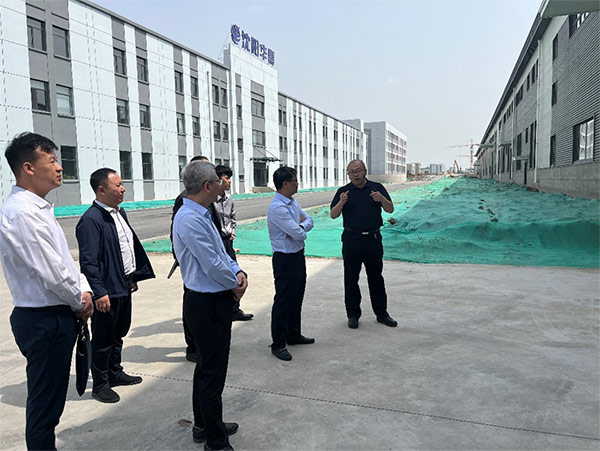 �����������ͬӪ������ƪ������������ʡ���е�ί��ǡ��г�����һ�и�ŷ��������ſ�չ������̸