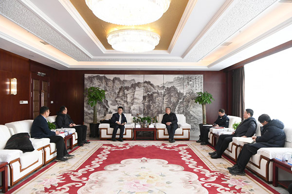 ս������ ������Ӯح���������������й�������������ͷ�о�����չ��̸����